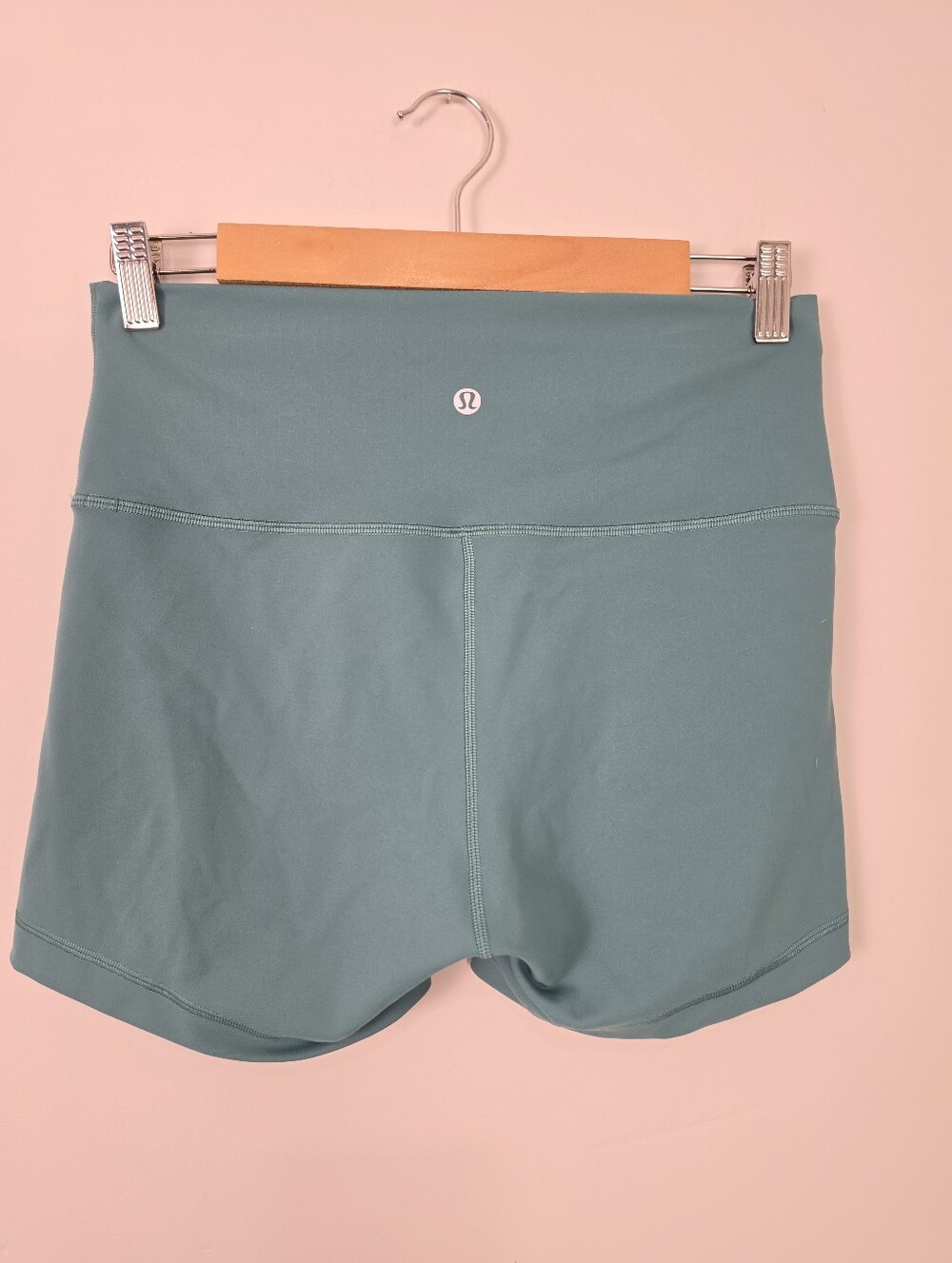 Lululemon Women's Wunder Train High-Rise Short 4" size 10